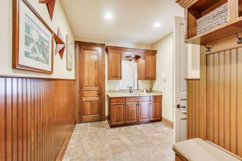 329 Kenmore Ave, Elmhurst IL 60126-3517 exterior