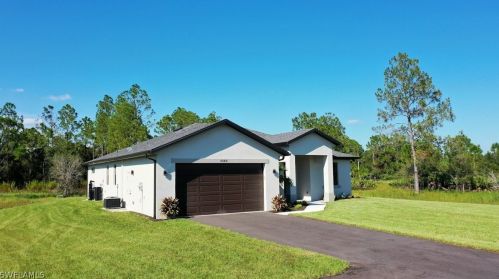 942 16th St, Naples, FL 34120-9428