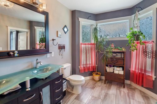 2128 4 St, Duluth MN 55805-1873 exterior