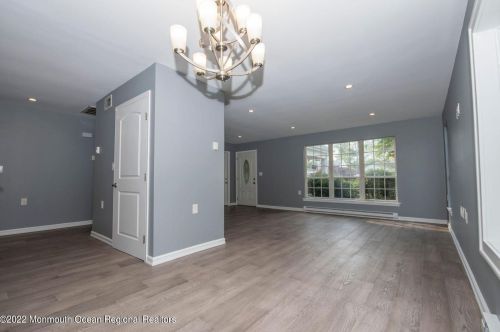 1 Gladstone Ave, Lakehurst NJ 08759-6626 exterior