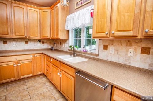 218 Manhattan Ter, Dumont NJ  07628-2234 exterior