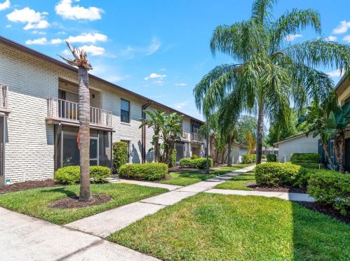 2858 Plaza Terrace Dr, Orlando FL 32803-2813 exterior