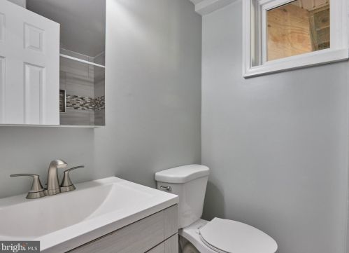 1007 Venice Dr, Silver Spring MD 20904-2065 exterior