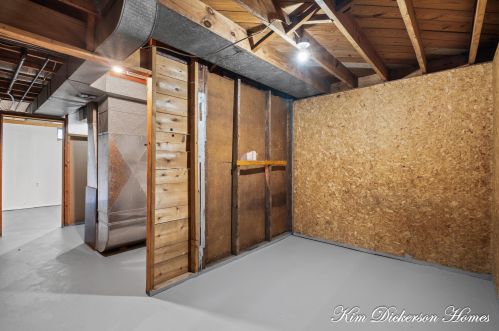 987 Allen Ave, Meskegon MI 49442-3264 exterior