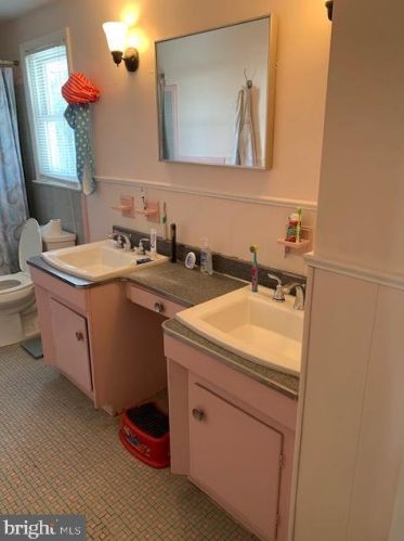 427 Springfield Ave, Camden NJ 08110-2848 exterior