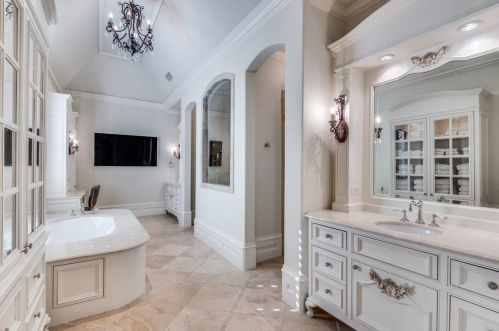 1 Bretton Woods Way, Dallas TX 75220-3808 exterior