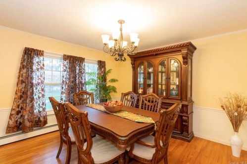 5 Miron Dr, Poughkeepsie, NY 12603-5020