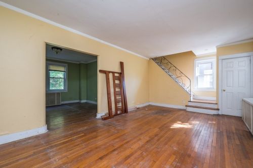 5735 Pocusset St, Pittsburgh PA 15217-2218 exterior