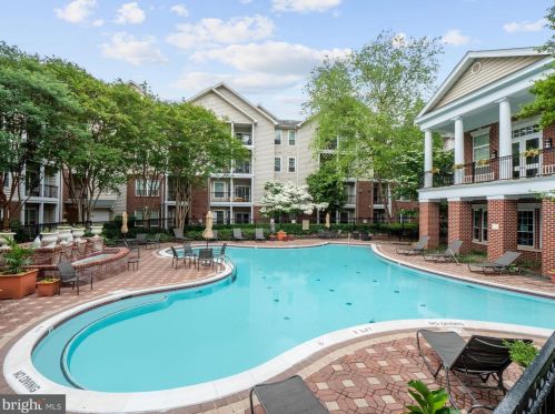 1580 Spring Gate Dr, Mc Lean VA 22102-3443 exterior