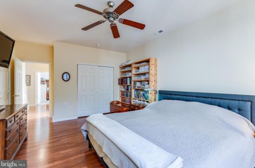 89 Warwick Way, Southampton NJ  08088-1122 exterior