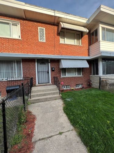 5051 Gladys Ave, Chicago, IL 60644-4891