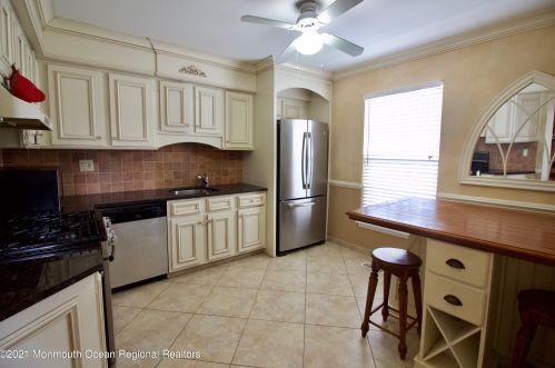 3002 Ashford Ct, Middletown NJ  07748-4233 exterior