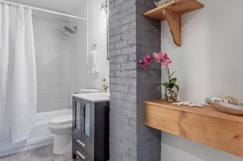 8109 Fielding Ave, Tampa FL  33604-2911 exterior