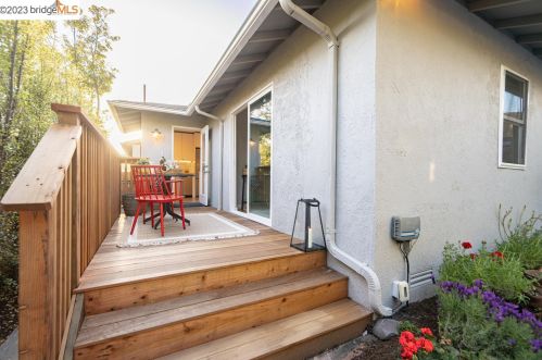 1319 Curtis, Berkeley CA 94702-1003 exterior