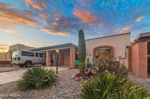 1400 Camino Lucientes, Green Valley, AZ 85622-8235