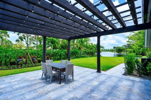 6582 Trl Blvd, Naples FL 34108-2655 exterior