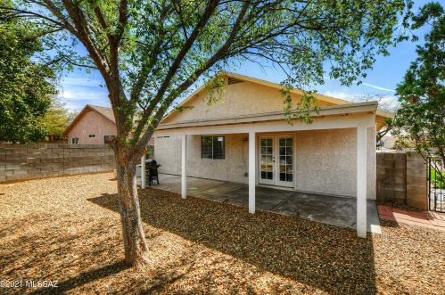 8660 Desert Dove Dr, Tucson AZ  85747-5147 exterior