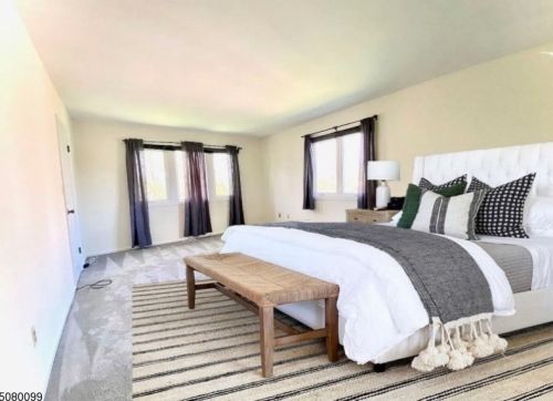 56 Bond St, Bridgewater NJ 08807-2458 exterior