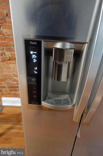 1525 Hicks St, Philadelphia PA  19146-4820 exterior