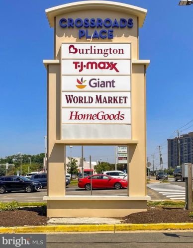 3101 Hampton Dr, Alexandria VA  22302-1513 exterior