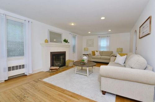 41 4th St, Providence RI 02906-3756 exterior