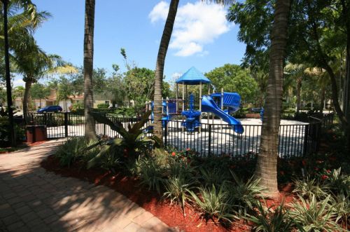 3038 Evergreen Cir, Boynton Beach FL 33426-8652 exterior