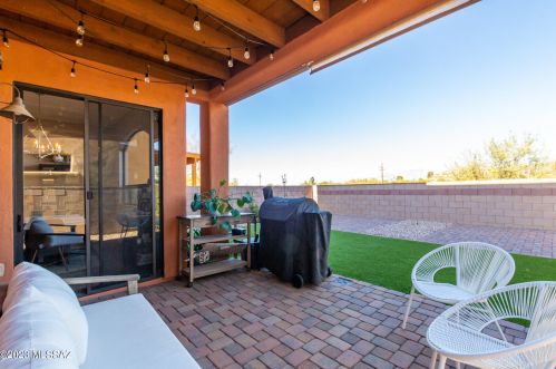 8772 Perry Park Cir, Tucson AZ 85730-1302 exterior