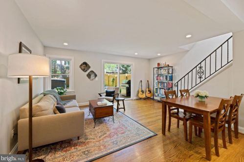 241 Burgess Ave, Alexandria, VA 22305-1904