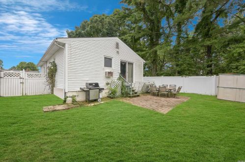 45 Amsterdam Ave, Babylon NY 11704-4921 exterior