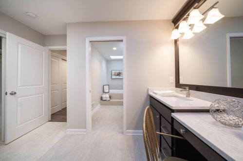 919 Essex Cir, Kalamazoo MI 49008-2349 exterior