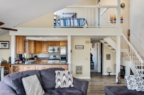 4534 Ln Brea St, Oxnard CA 93035-3931 exterior