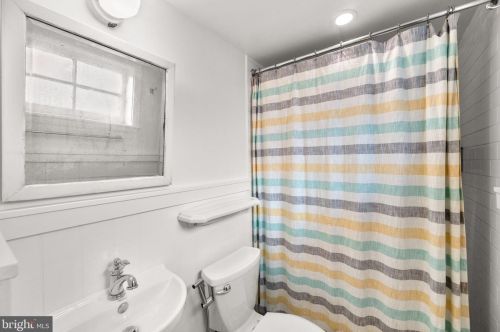 9112 Glenridge Rd, Silver Spring MD 20910-2127 exterior