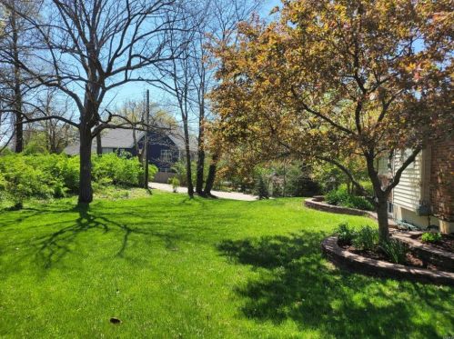 1 Crabapple Ct, Saint Louis MO 63132-3422 exterior