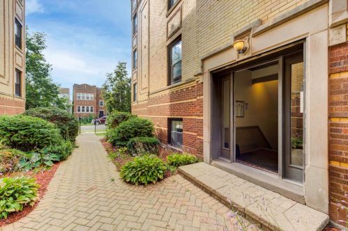 4337 Troy St, Chicago, IL 60618-1324