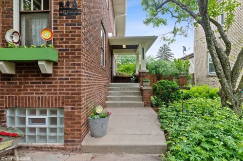 10541 Leavitt St, Chicago, IL 60643-2521