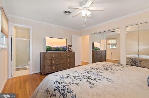 11837 Enid Dr, Rockville MD 20854-3454 exterior