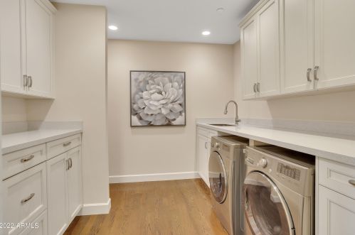 5828 3rd Ave, Phoenix AZ 85086-7201 exterior