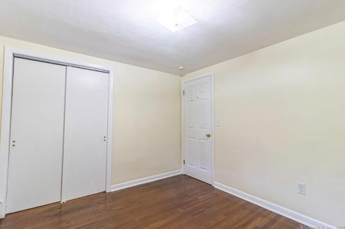 36 Park Avenue Ext, Uncasville CT 06382-1817 exterior