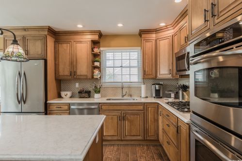 20 Grand Hvn Dr, Commack NY 11725-3126 exterior