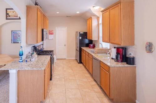 1716 Camas Dr, Austin TX exterior