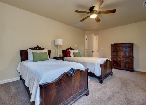 3909 Edwards Mtn Dr, Austin TX 78731-3845 exterior