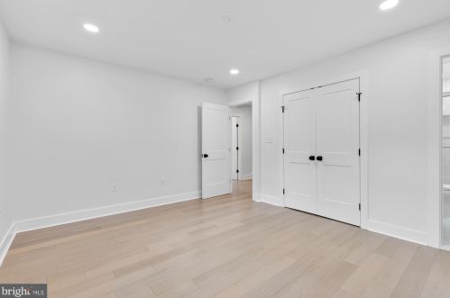 6705 Buttermere Ln, Bethesda MD  20817-1528 exterior