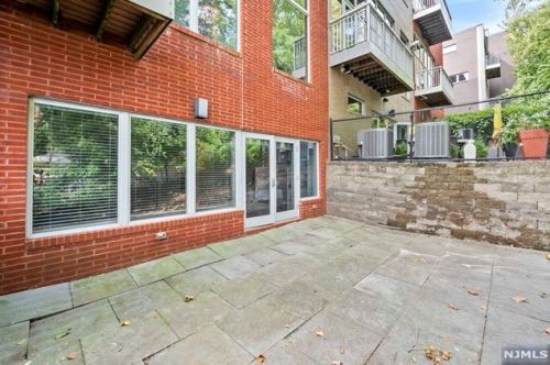 9 Vela Way, Edgewater NJ 07020-1564 exterior