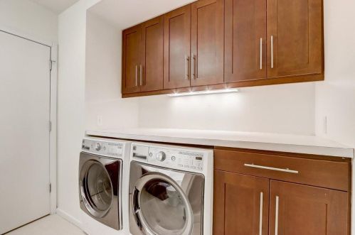 833 Reservoir Ave, Milwaukee WI 53212-3722 exterior