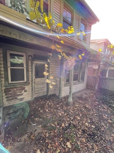 2216 Lutz Ave, Pittsburgh, PA 15210-4354