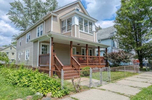 127 Mooreland St, Springfield MA  01104-1828 exterior