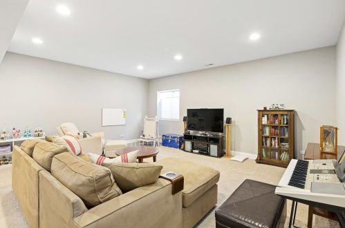 256 Elmhurst Ave, Elmhurst IL 60126-2961 exterior