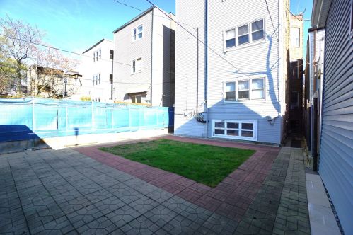 1622 Rockwell St, Chicago IL 60647-5218 exterior