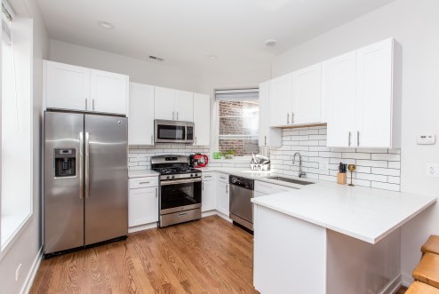 1008 18th St, Chicago, IL 60608-2307