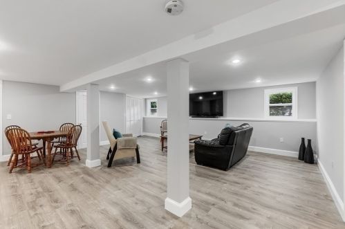 3 Puritan Rd, Salem MA 01970-1227 exterior